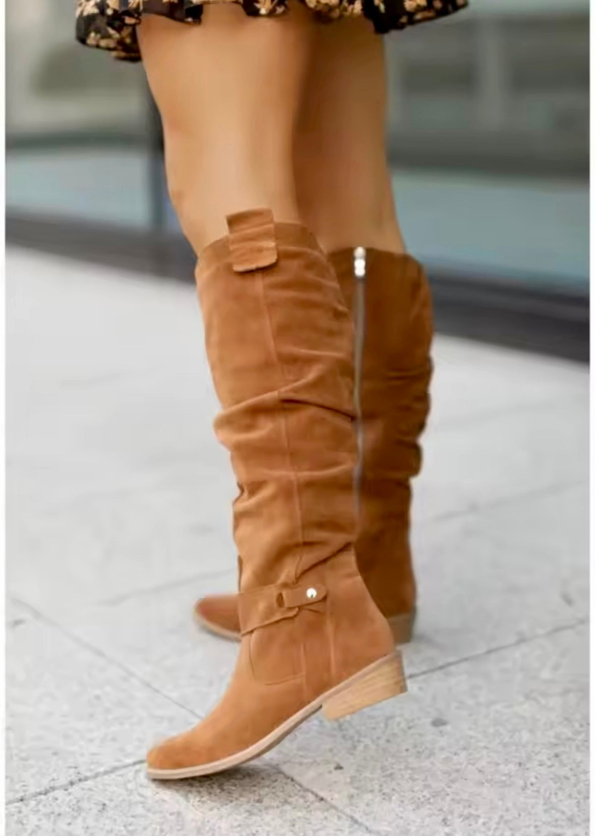 Stivali alti in pelle scamosciata con zip laterale tacco basso - Autunno Inverno
