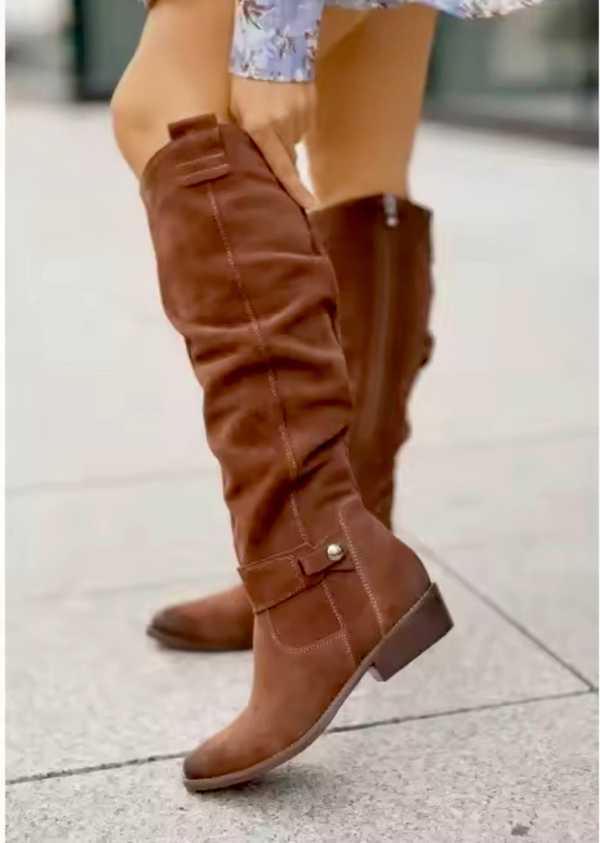 Stivali alti in pelle scamosciata con zip laterale tacco basso - Autunno Inverno