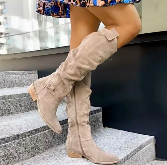 Stivali alti in pelle scamosciata con zip laterale tacco basso - Autunno Inverno